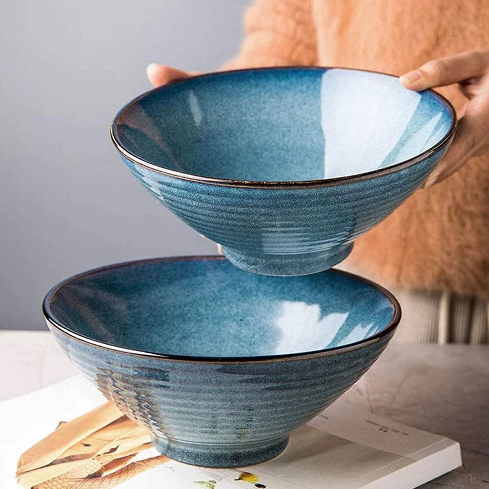 Noodle Soup Bowls,Ramen Bowls, Ceramic Noodle Bowl Ramen Bowl, 30Oz Large Vintage Noodle Bowl, Soup Bowls, Retro Household Large Hat Bowl for Asian Udon Soba Pho Noodles,Black