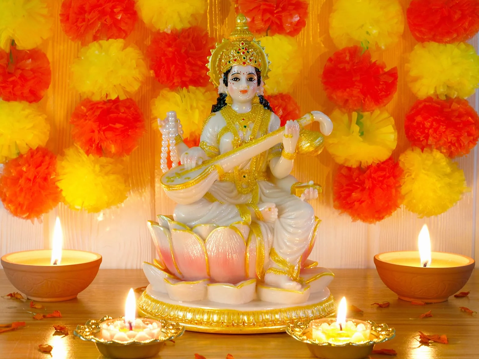 Hinduska bogini Saraswati statua - 21 cm H marmur wygląd duży indyjski idol Saraswati figurka Indie Diwali Murti Pooja rzeźba dom biuro świątynia Mandir Puja przedmiot ołtarz świątynia duchowa