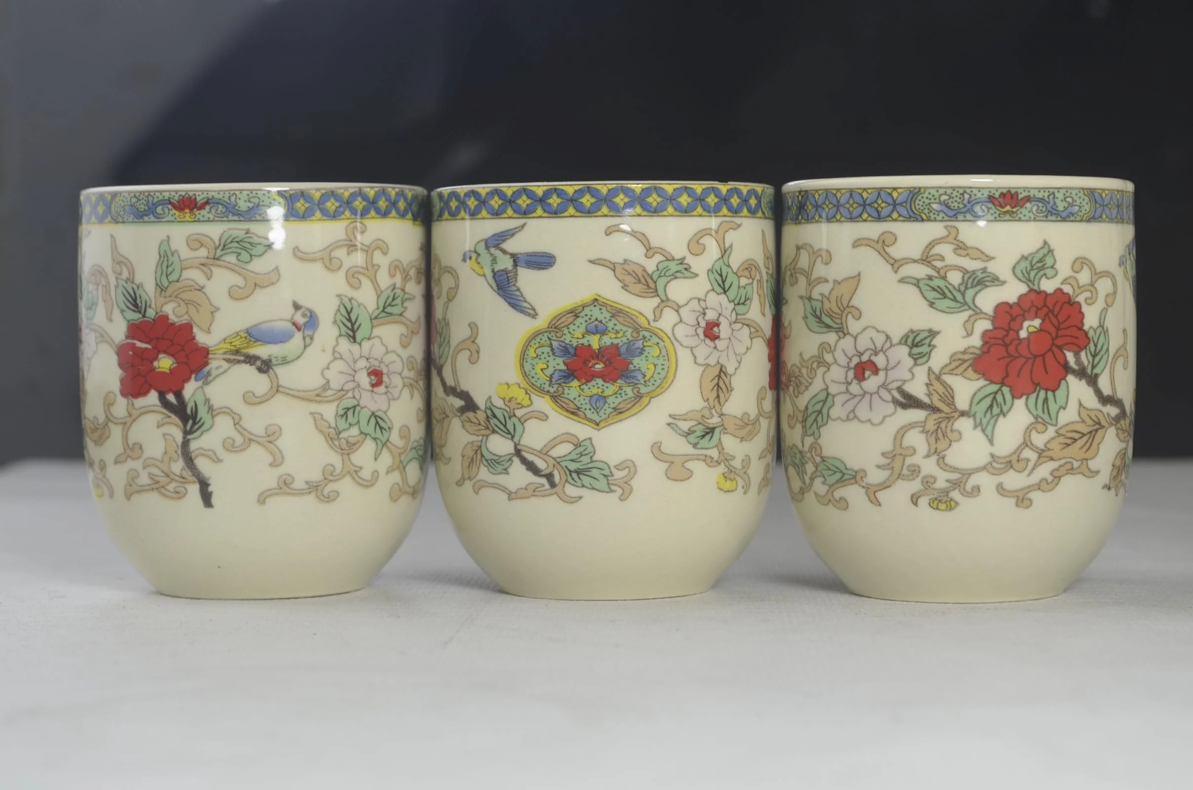 Porcelanowy czajniczek zestaw do herbaty 850 ml 6 filiżanek 170 ml