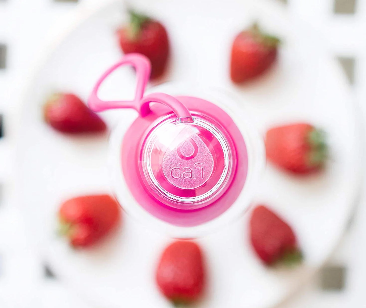 DAFI Butelka filtrująca Soft 300 ml Flamingowa Różowa - Wymienny filtr węglowy - Bez BPA, Usuwa smak i zapach chloru - Idealna do szkoły, pracy, na siłownię, podróż - Wyprodukowano w Europie