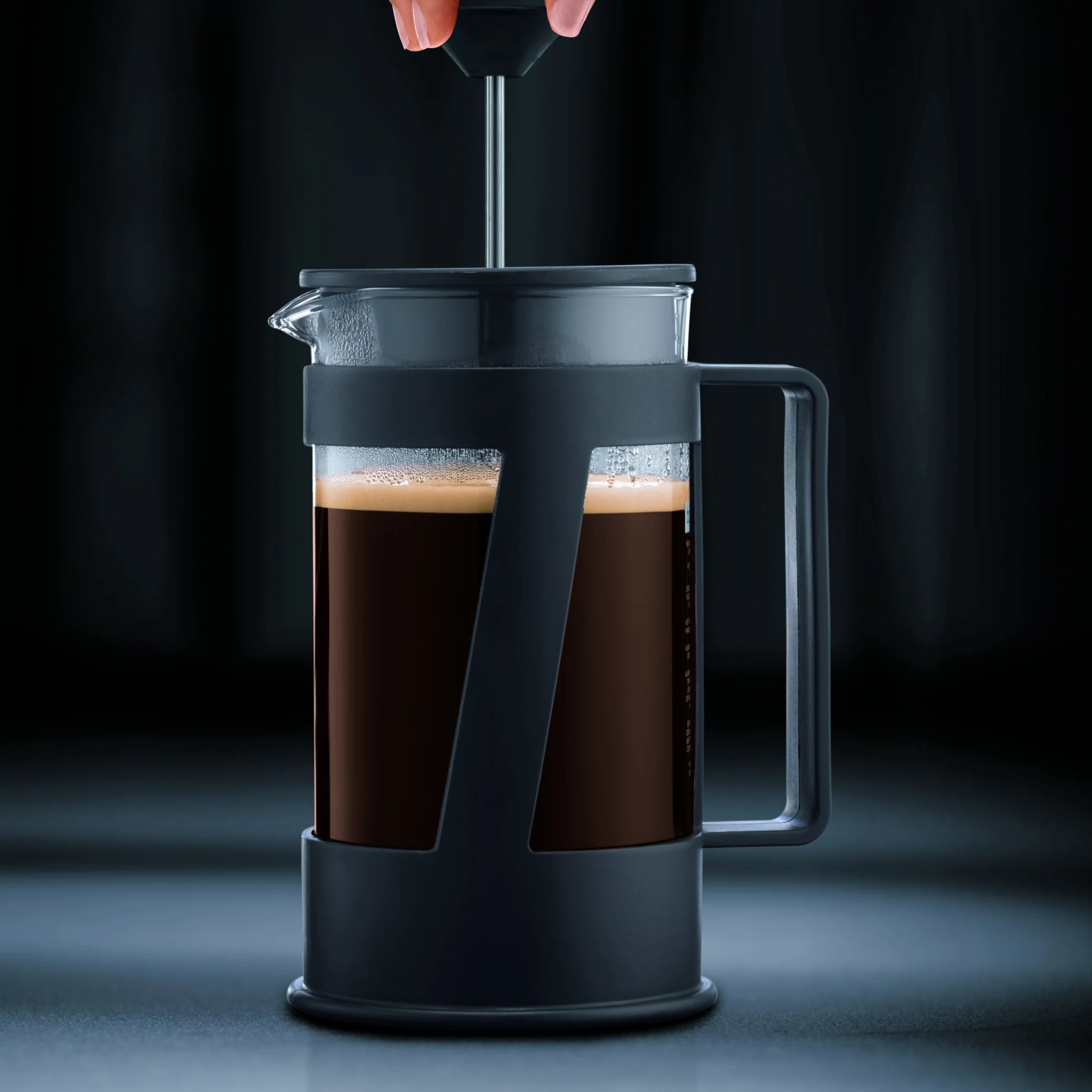 BODUM Crema zaparzacz do kawy z 4 filiżankami, czarny, 0,5 l