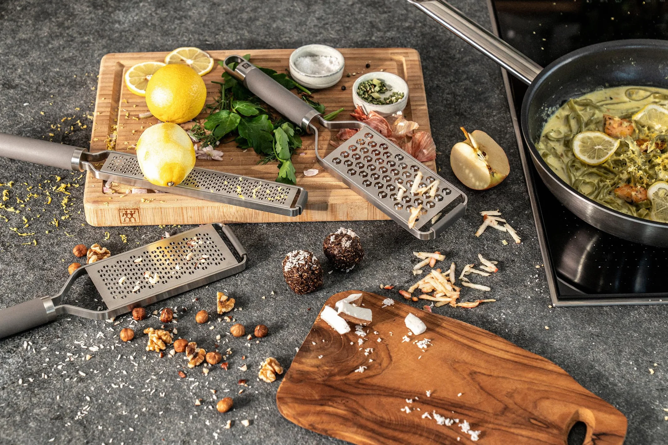 ZWILLING Pro tarka średnia 34 cm stal nierdzewna antypoślizgowy ergonomiczny uchwyt