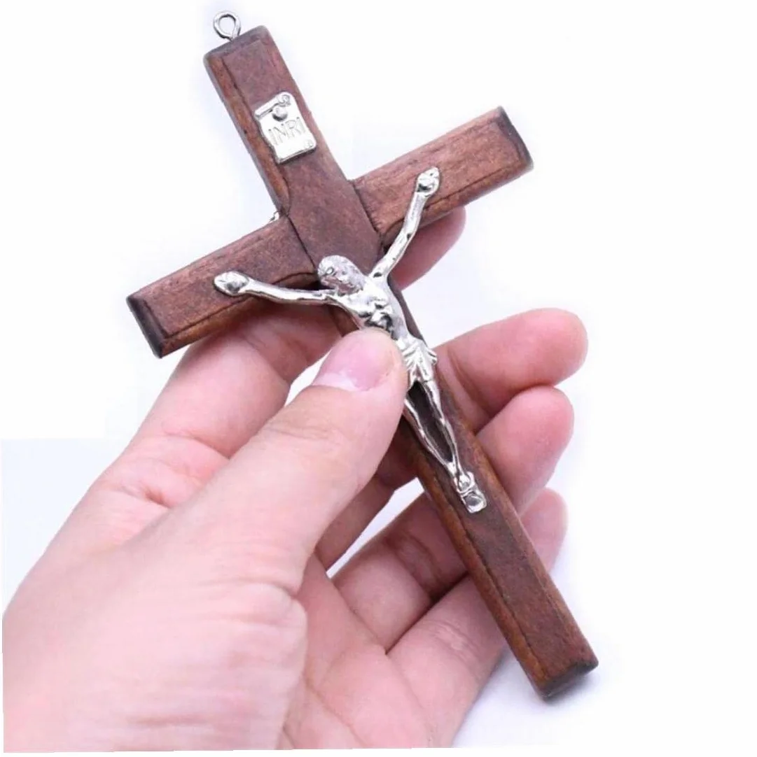 Drewniany wiszący symbol kultu religijnego do dekoracji wnętrz drewniany katolicki krucyfiks ornament