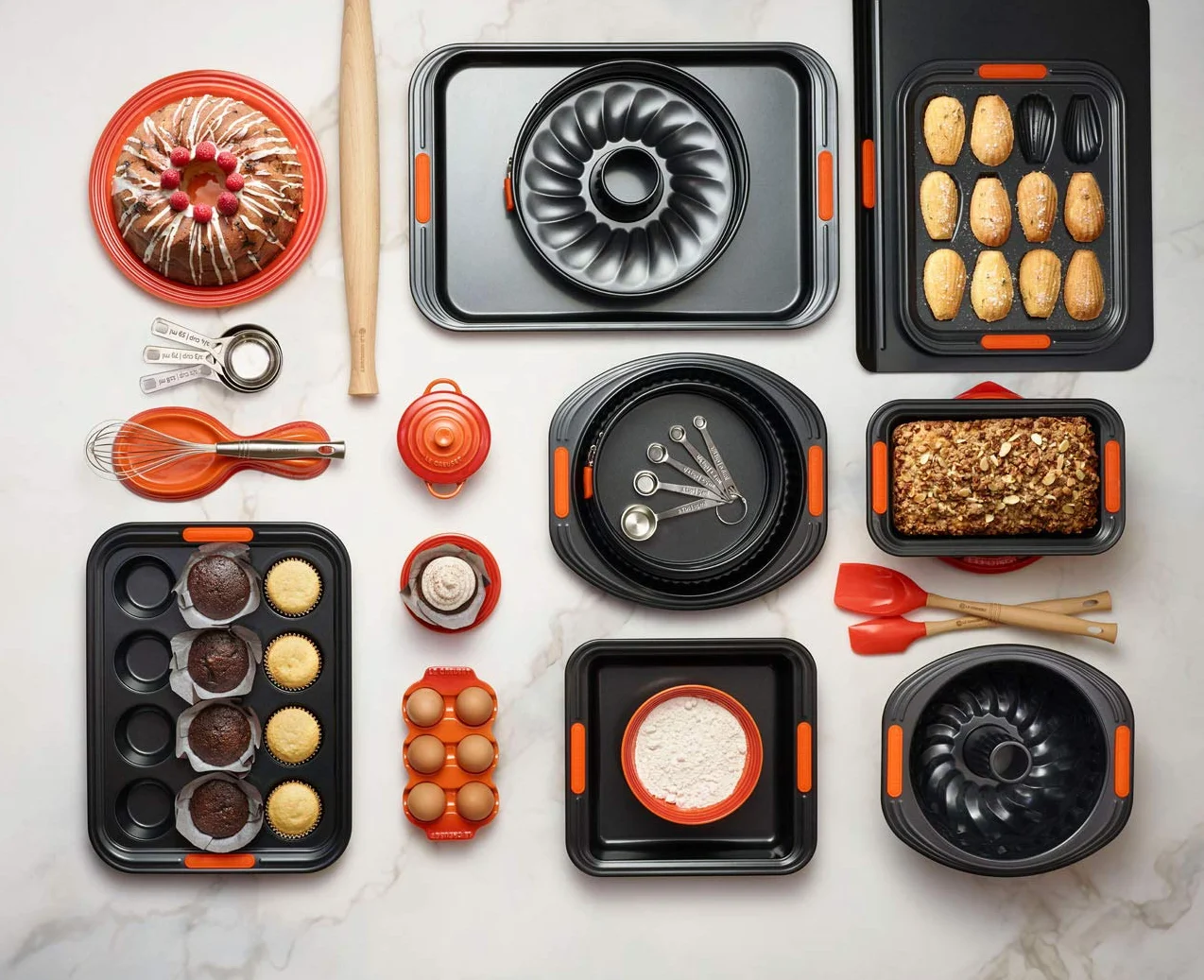 Le Creuset Foremka do pieczenia Madeleine, 12 sztuk, odporna na kwaśne ciasto, wykonana ze stali węglowej, antracyt/pomarańczowy