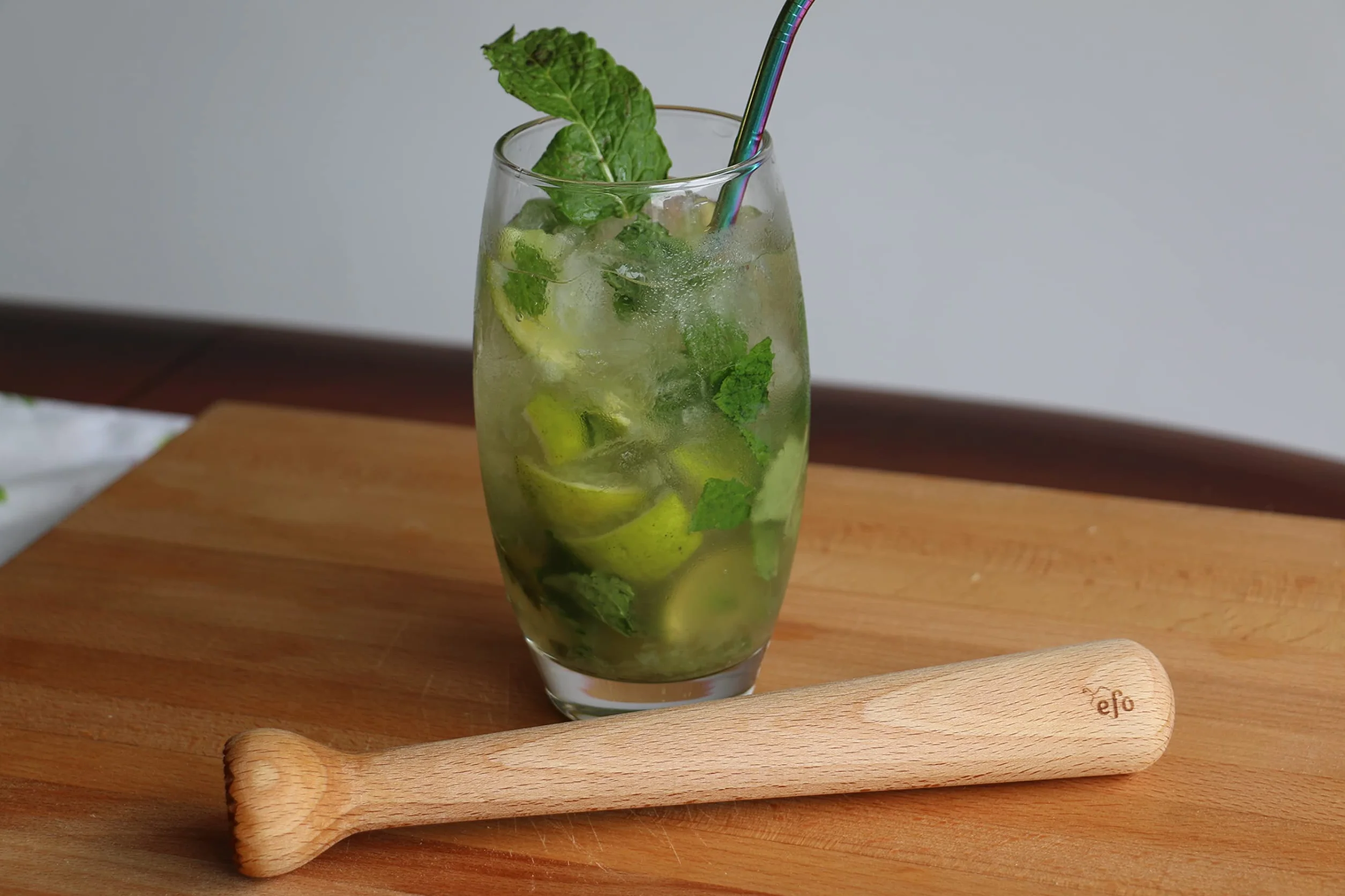 EFO Holzstößel für Cocktails - Robuster Holz-Eiszerkleinerer - Stilvoller Mojito Stößel Bar Werkzeug - Praktischer Cocktail Mörser