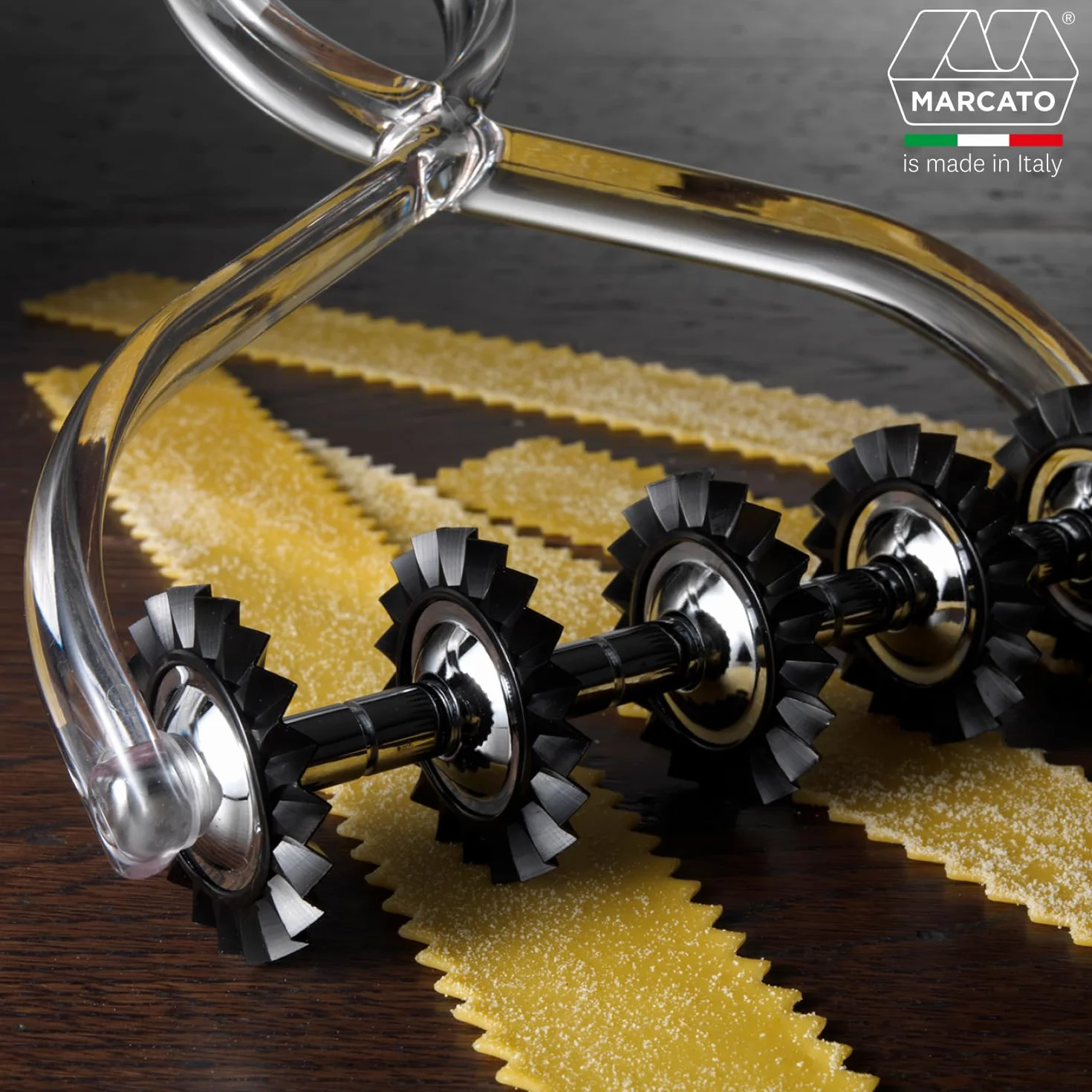 Marcato Krajalnica do makaronu i ravioli, 9 wymiennych kółek, wąski Zig Zag Cut, also for Biscuits, Kitchen Accessory, Made in Italy. Model: Pastabike, Transparent