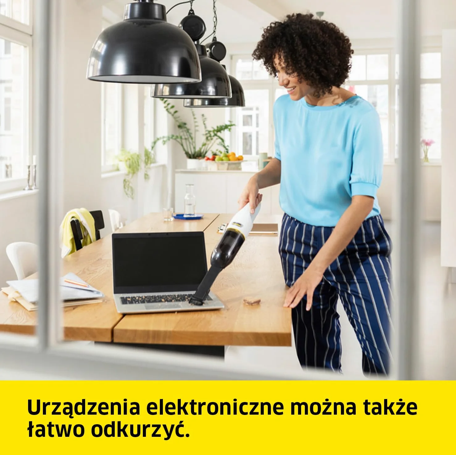 Kärcher Akumulatorowy odkurzacz ręczny CVH 2, kompaktowy i lekki odkurzacz do okruchów, pojemnik na kurz: 0,15 l, waga: 0,65 kg, w zestawie akumulator 7,2 V, ładowarka USB, ssawka szczelinowa 2 w 1
