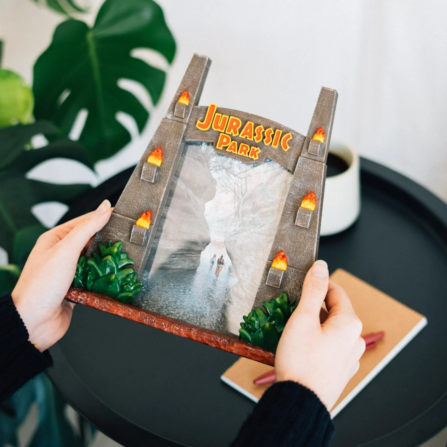 Grupo Erik Photo Frame 6x4 - Jurassic Park Merchandise | 6 x 4 Picture Frame - 10 x 15 cm Photo Frames | Jurassic Park Gifts For Friends, New Home Gifts