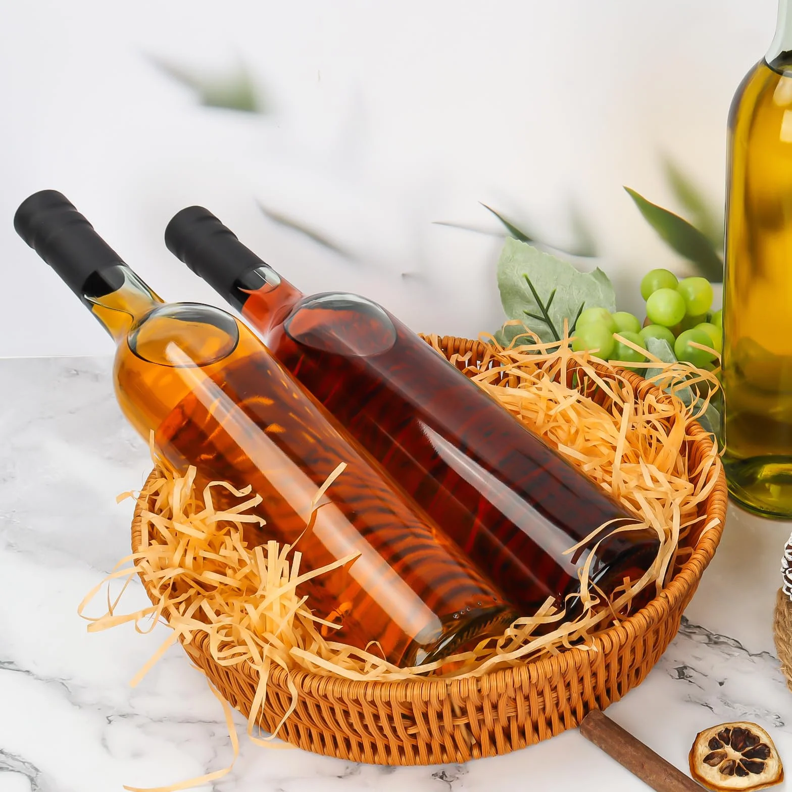 Szklane butelki 750 ml z pokrywkami korkowymi i kapsułkami termokurczliwymi do wina, soku, napojów