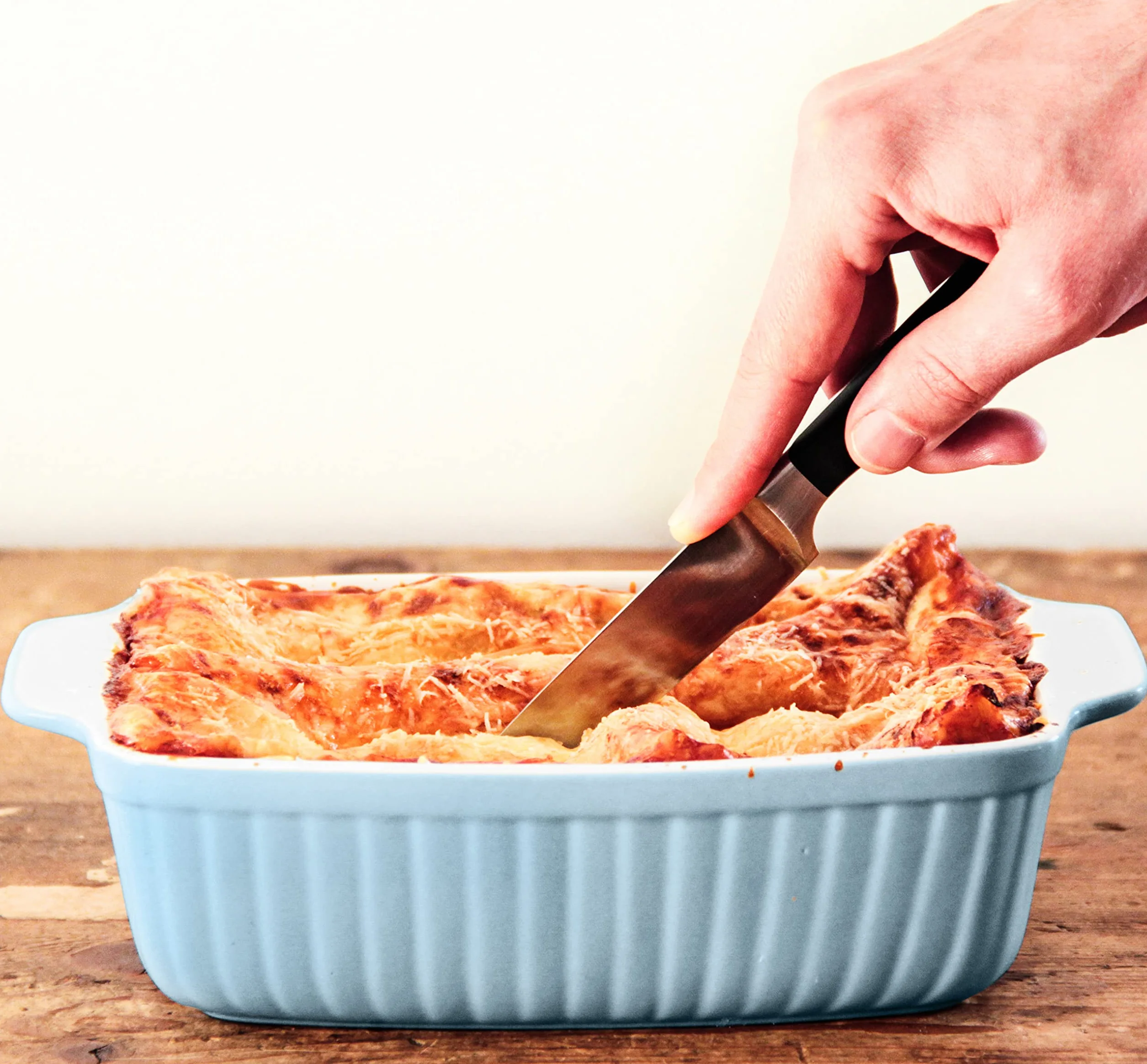 MÄSER 931135 Seria Kitchen Time, prostokątne formy do zapiekanek, zestaw 2 sztuk, prostokątne formy do piekarników, idealne również do lasagne, odporne na zarysowania i cięcie, ceramika, 33 x 24 x 8 cm / 25,5 x 16 x 7 cm, niebieskie