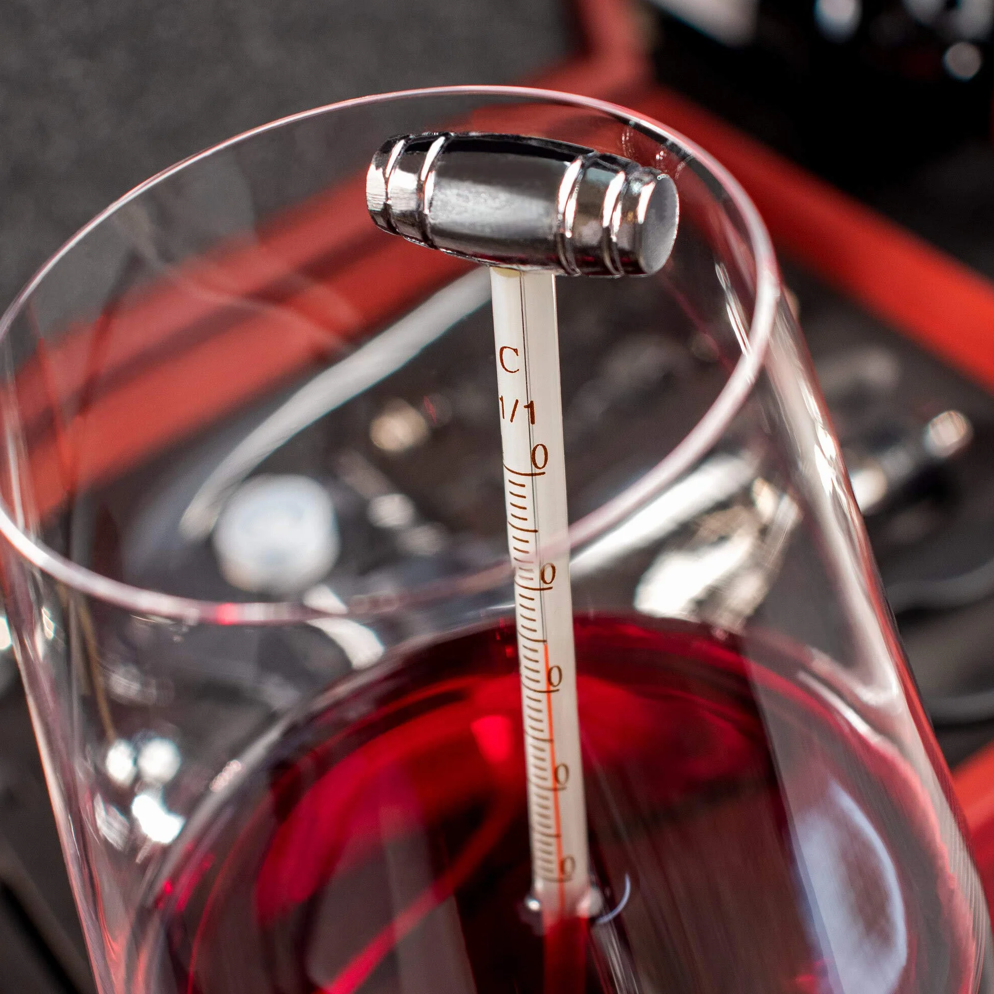 AMAVEL Zestaw akcesoriów do wina Sommelier, drewniane opakowanie, otwieracz do butelek z dźwignią, ochraniacz do kapania, termometr