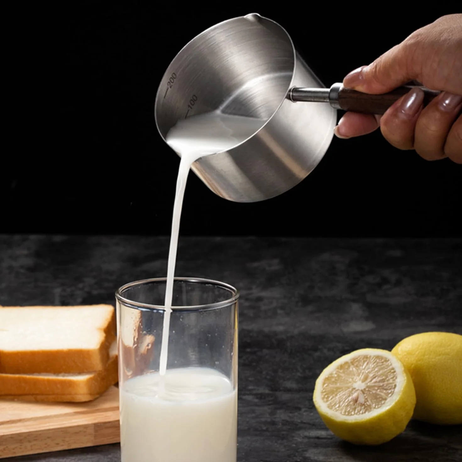 Tissting Patelnia na mleko, 200 ml, stal nierdzewna 304, 7,6 cm, mini garnek do topienia masła z drewnianym uchwytem, masło na mleko, do kuchenki gazowej, 200 ml