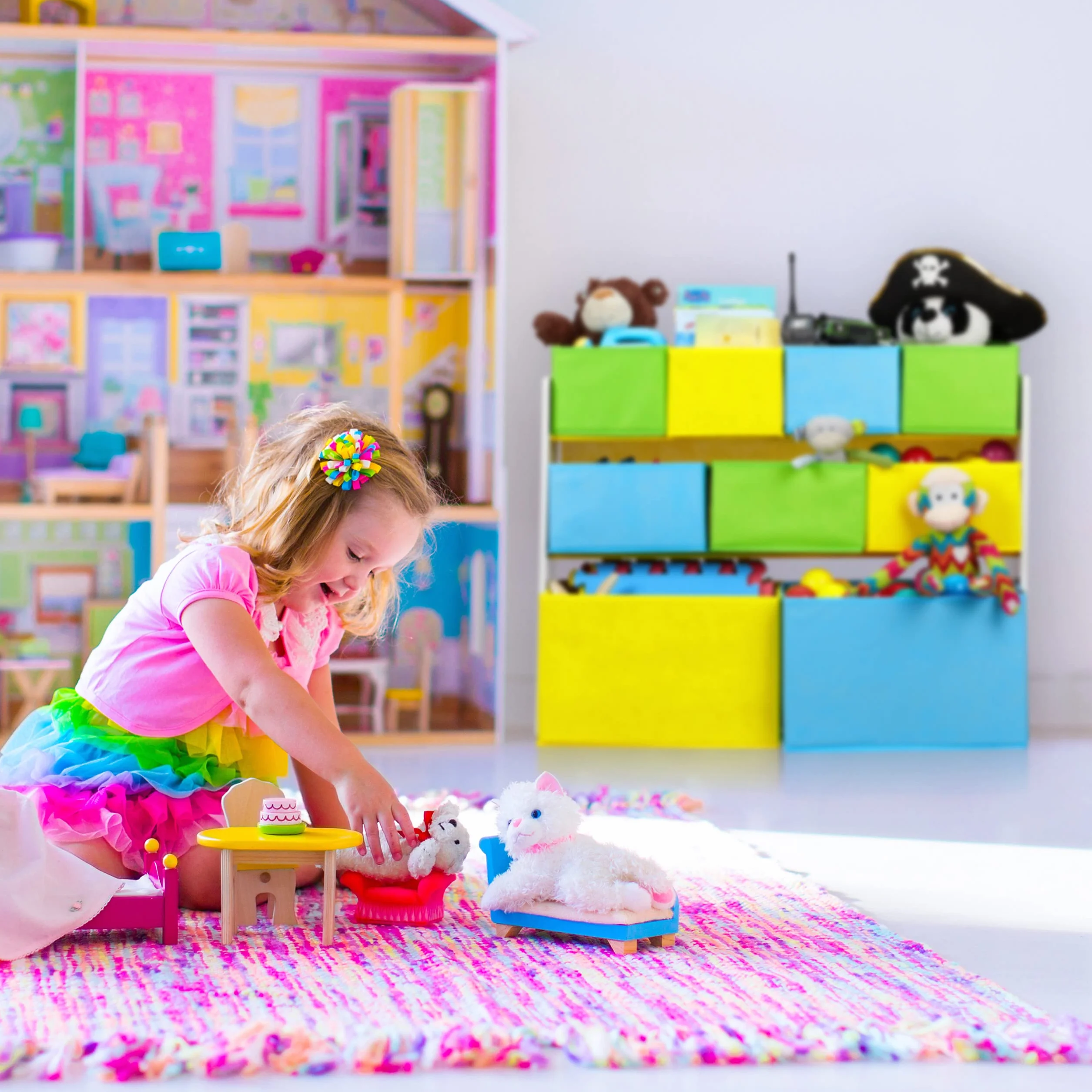 Relaxdays Regał dziecięcy z 9 pudełkami z materiału, ognisko z motywem dziecięcym, regał na zabawki, organizer wys. x szer. x gł.: 66 x 82,5 x 29,5 cm, kolorowy