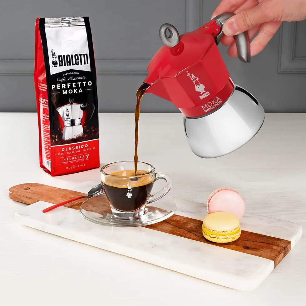Bialetti – Moka Induction, Kawiarka Do Użytku Na Wszystkich Kuchenkach, Na 6 Filiżanek Espresso (280 Ml), Czerwona [Klasa energetyczna A+]