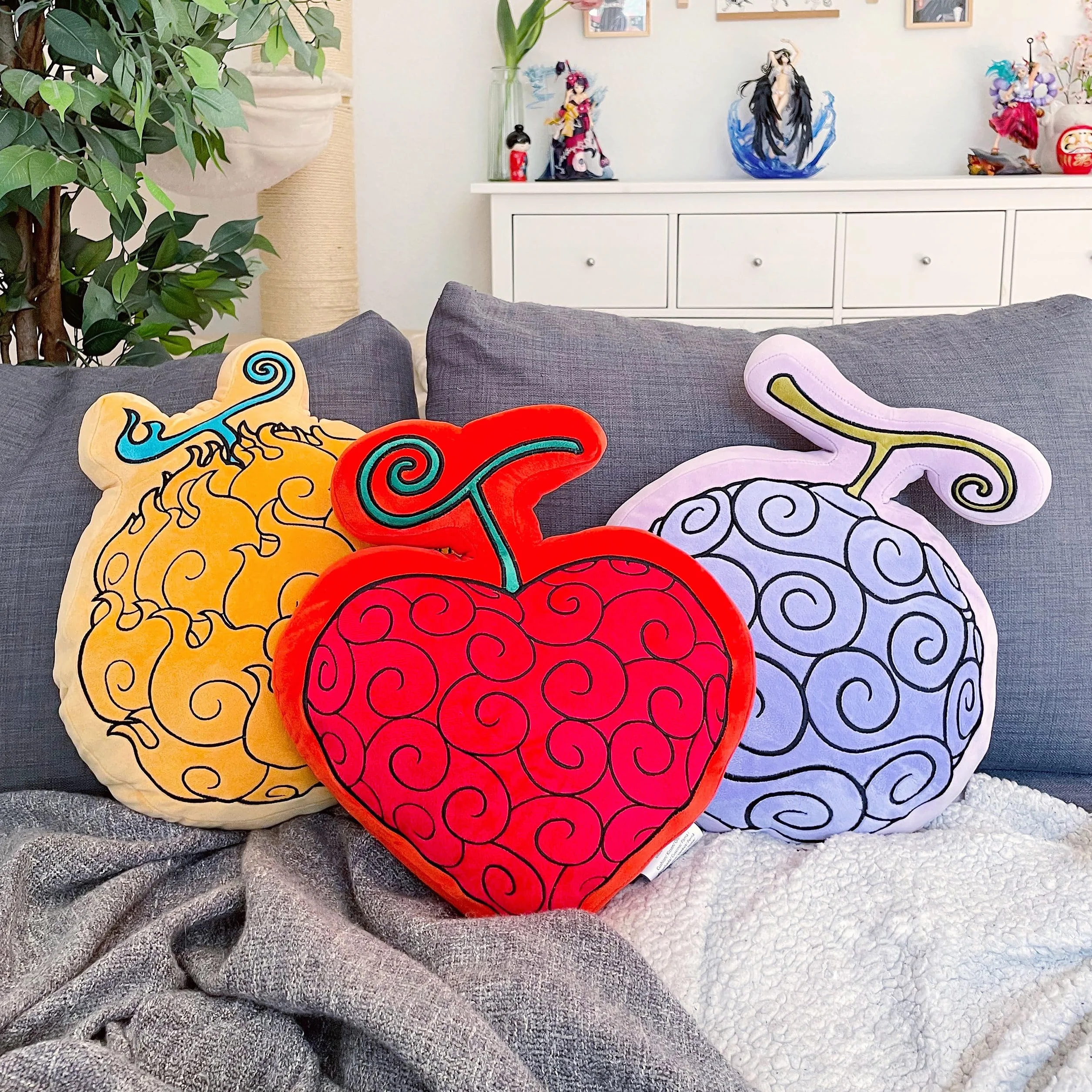 Elbenwald Poduszka One Piece Devil Fruit w Ope Ope Design 32,5 x 34,5 x 8,5 cm dla fanów anime Mężczyźni Kobiety Unisex czerwony