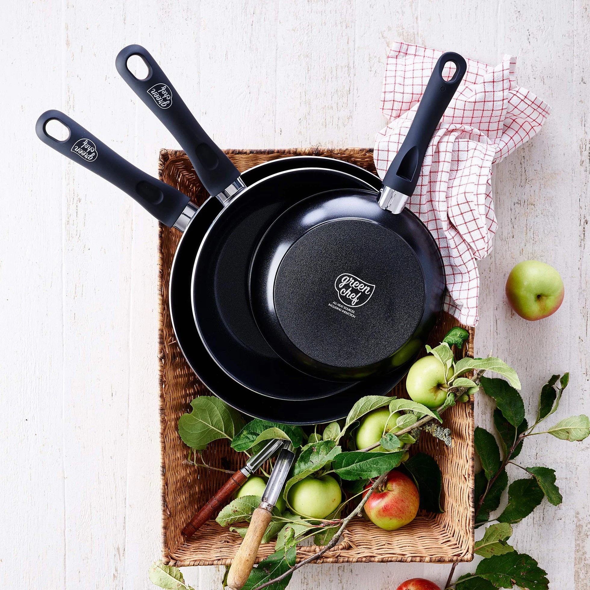GreenChef Ceramic Non-Stick Skillet 28 cm 4.3 L Black Induction Oven Dishwasher Safe
