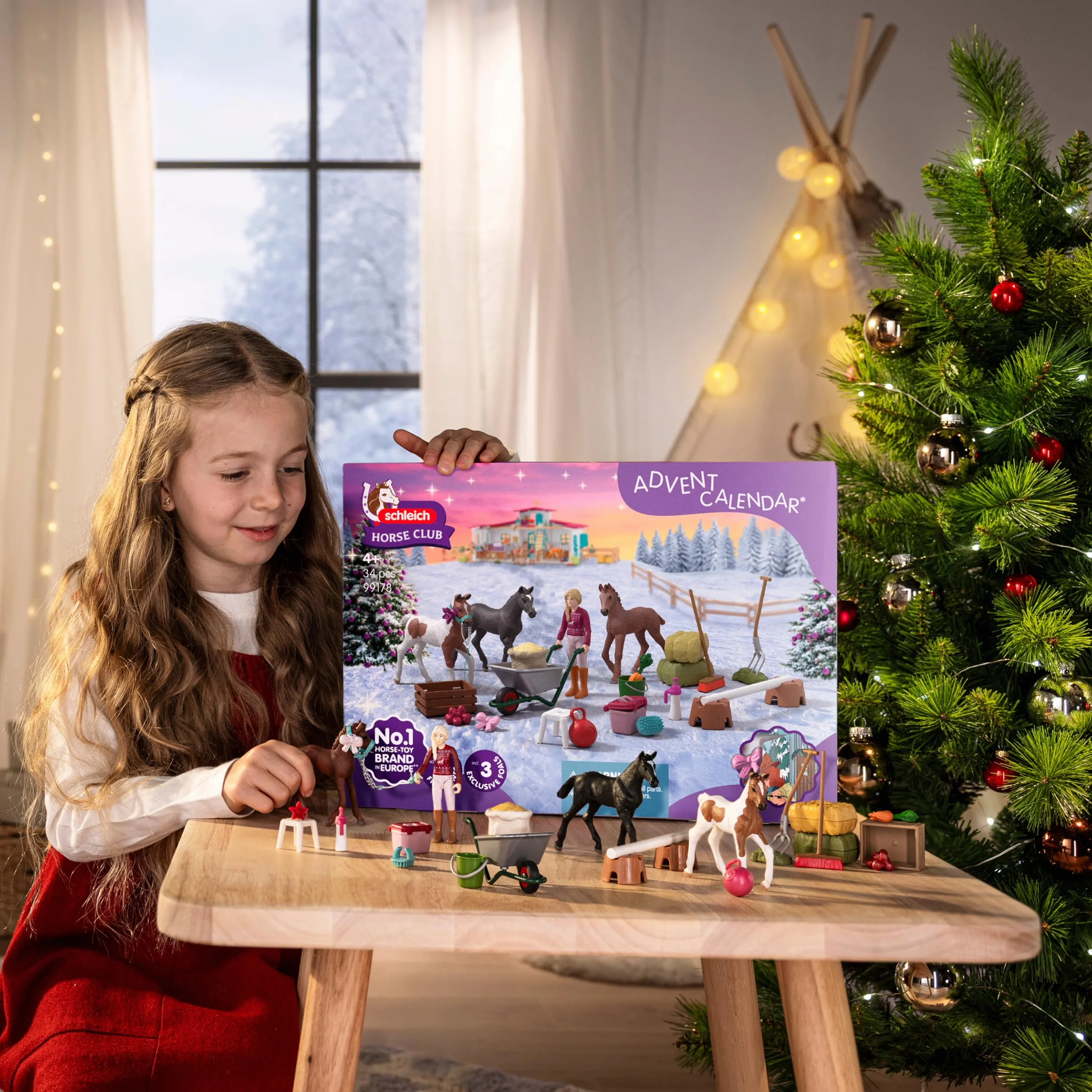 schleich HORSE CLUB | Kalendarz adwentowy HORSE CLUB 2025 – Cud Bożonarodzeniowy Wychów Źrebiąt 99178 | Z ruchomą figurką Sofii, 3 ekskluzywnymi źrebiętami | Prezent od 5 lat | 34 elementy