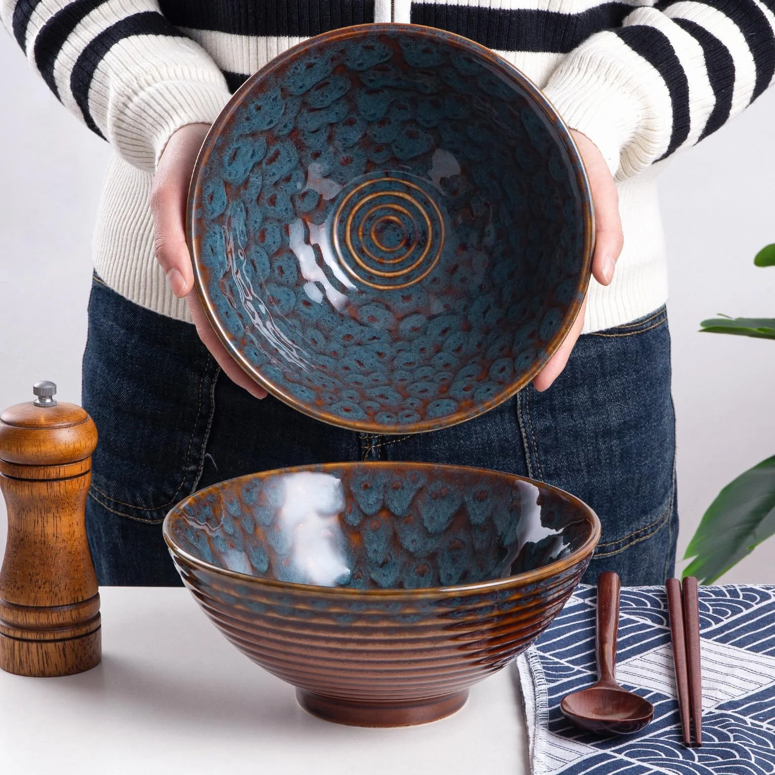 Ceramiczna miska do ramenu, 1200 ml, zestaw 2 japońskich misek na makaron z łyżkami i pałeczkami, ogon pawia