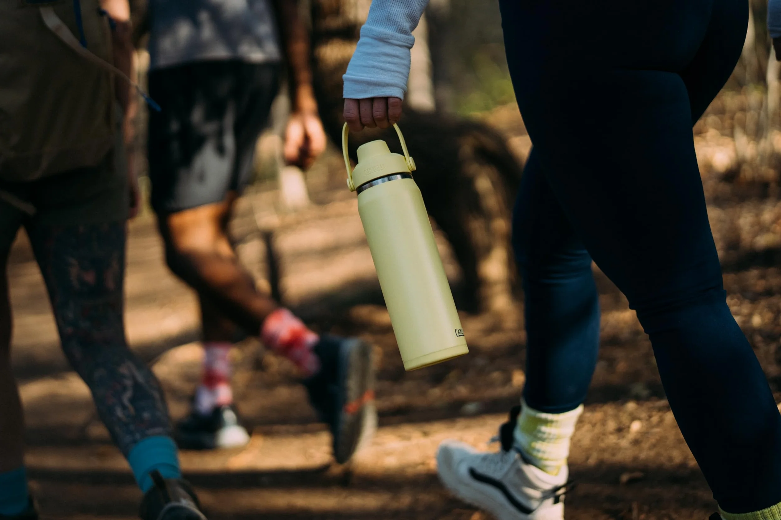 CamelBak Thrive Chug izolowana butelka na wodę ze stali nierdzewnej Sierra Red, 946 ml