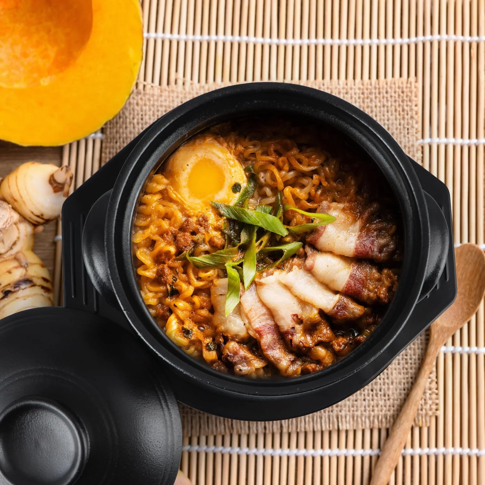 Skelang Koreańska miska Bibimbap, miski ceramiczne, miska na owoce morza z pokrywką i tacą, do gotowania makaronu, zupy, ryżu, pojemność 1,6 l (matowa czerń)