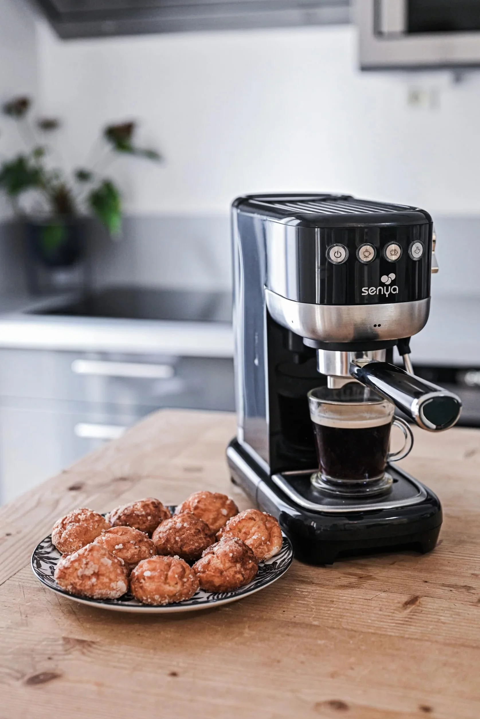 Senya Ekspres do kawy Tasty Coffee Black 20 barów, ekspres do kawy espresso i cappuccino 1300W, Thermoblock, spieniacz do mleka, automatyczne wyłączanie, SYBF-CM006