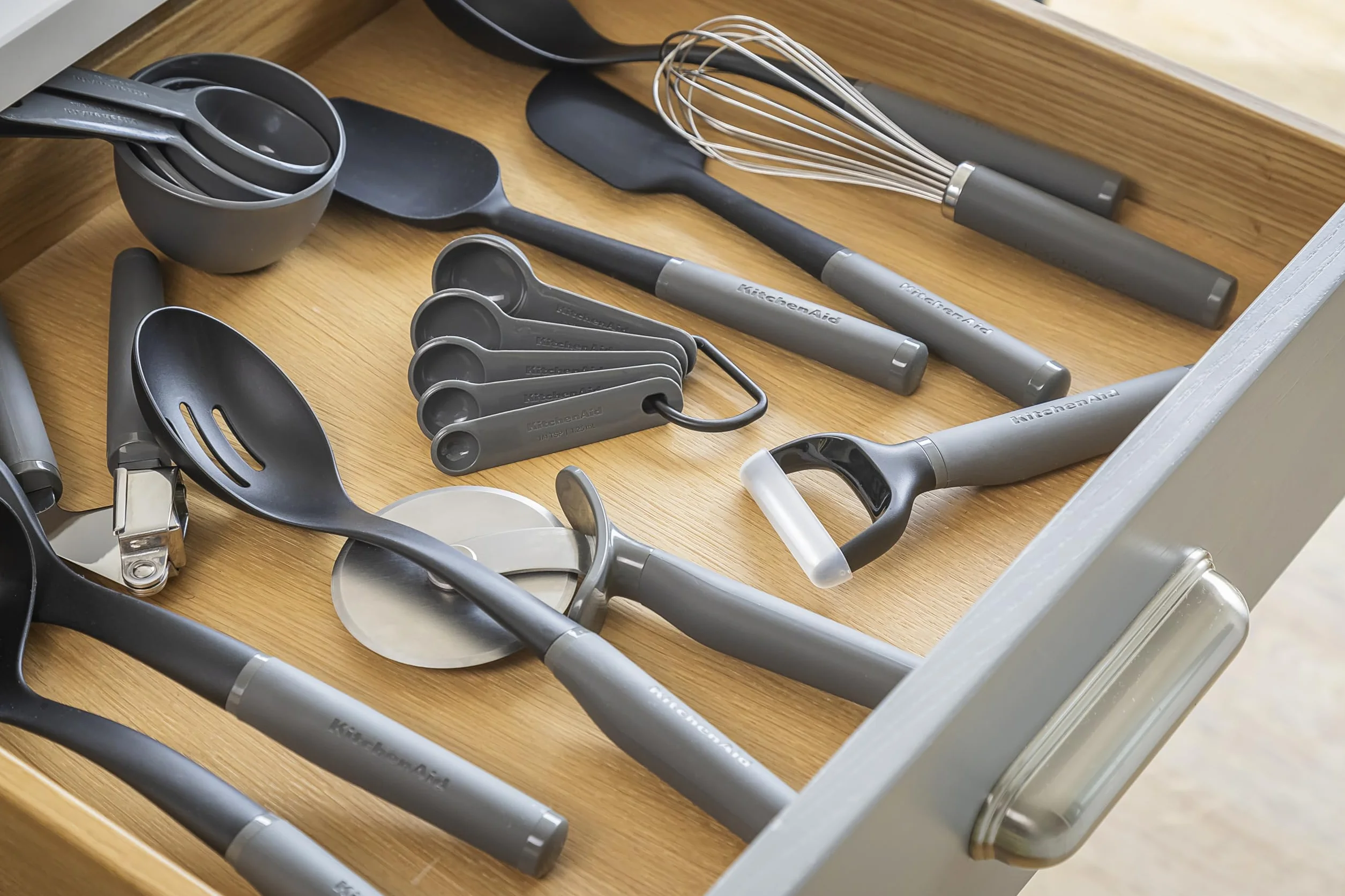 KitchenAid Zestaw 5 łyżek miarowych - Szary węgiel drzewny