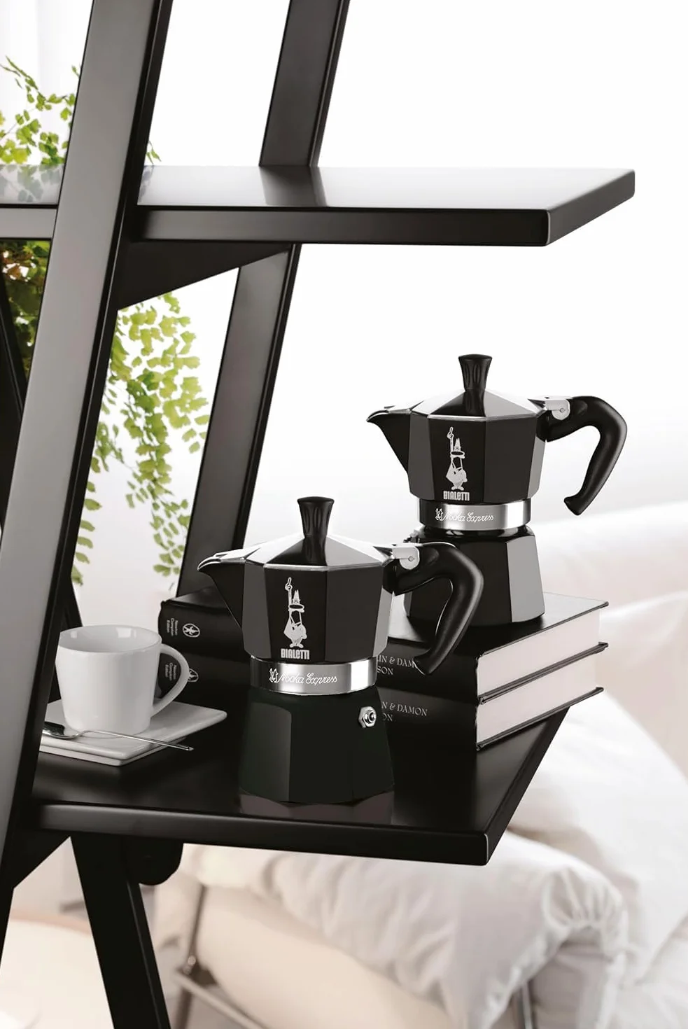 Bialetti – Moka Express: Klasyczna Kawiarka Do Przygotowywania Prawdziwej Włoskiej Kawy, 6 Filiżanek (270 Ml), Aluminiowa, Czarny