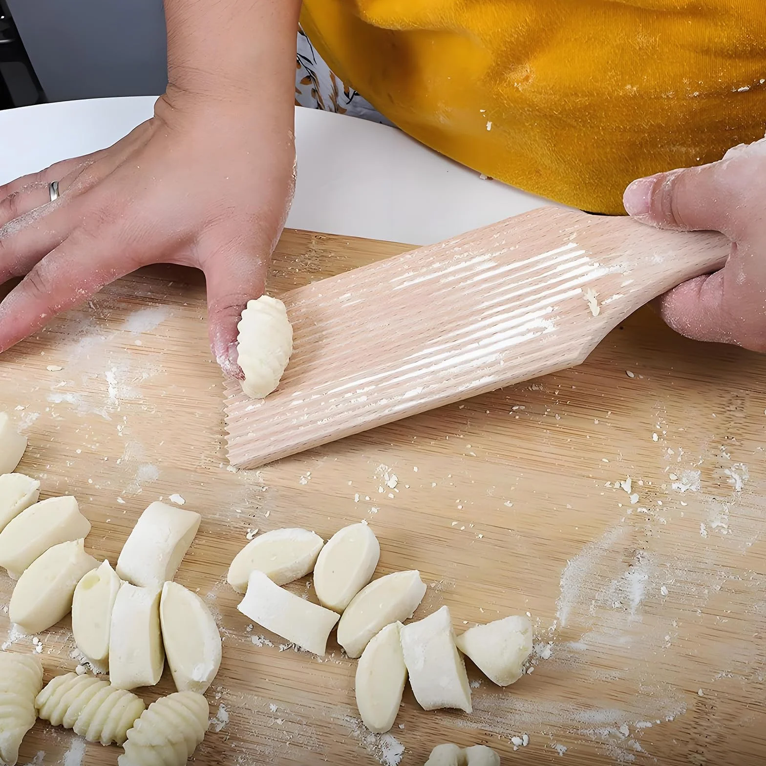 Deska do makaronu z drewna bukowego do gnocchi