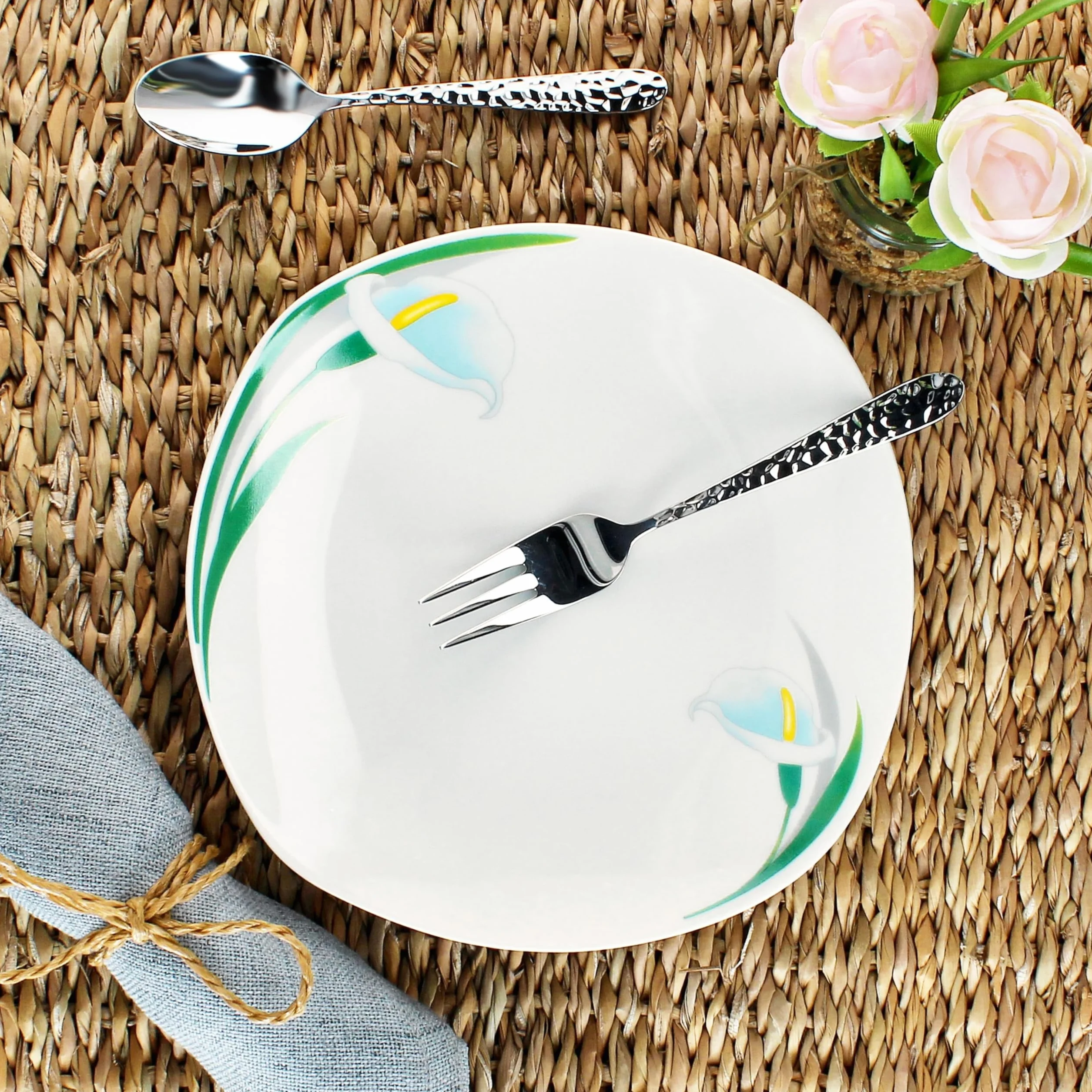 MamboCat Zestaw 6 talerzy do ciasta White Calla, stylowe porcelanowe talerze śniadaniowe z motywem kwiatowym, dla 6 osób, małe talerze do sałatek, deserów, przekąsek itp.