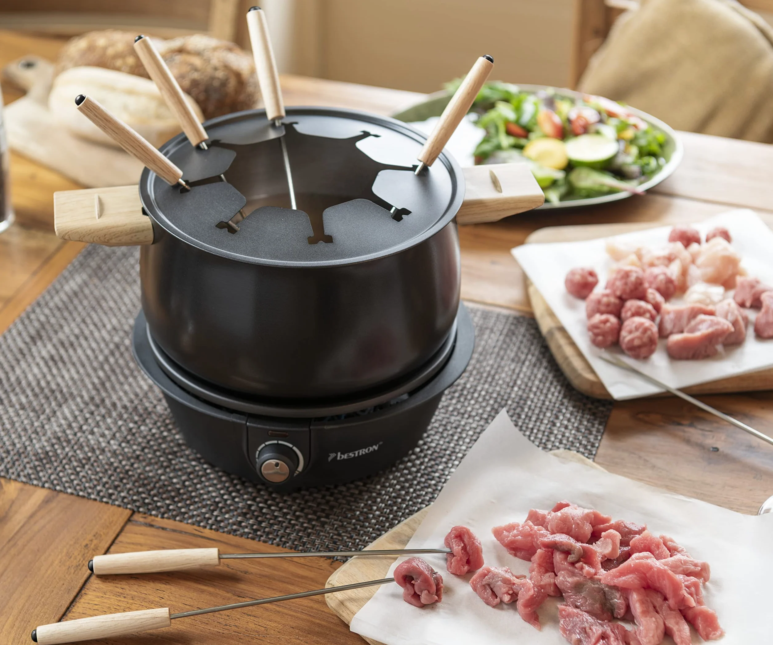 Bestron Elektryczny zestaw do fondue 8 osób, 8 widelców, bezstopniowy termostat, czarny/drewno