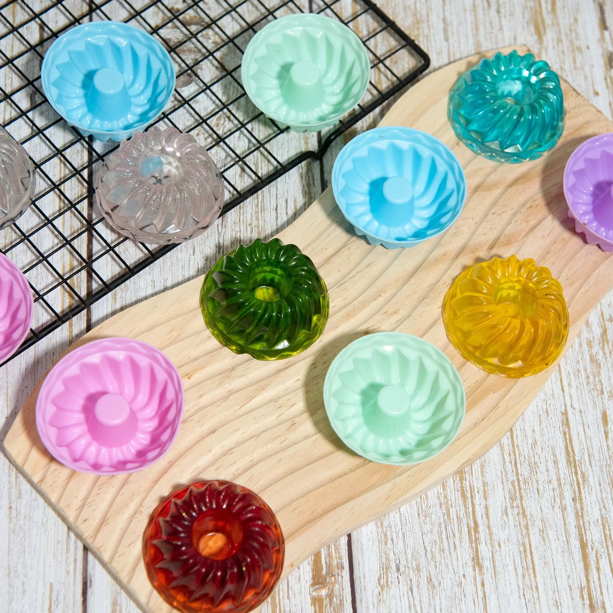 Zestaw 12 mini silikonowych foremek do kouglofa wielokrotnego użytku do muffinów, cupcake’ów, babeczek i mini kouglofów, Ø 8 cm, wysokość 5 cm