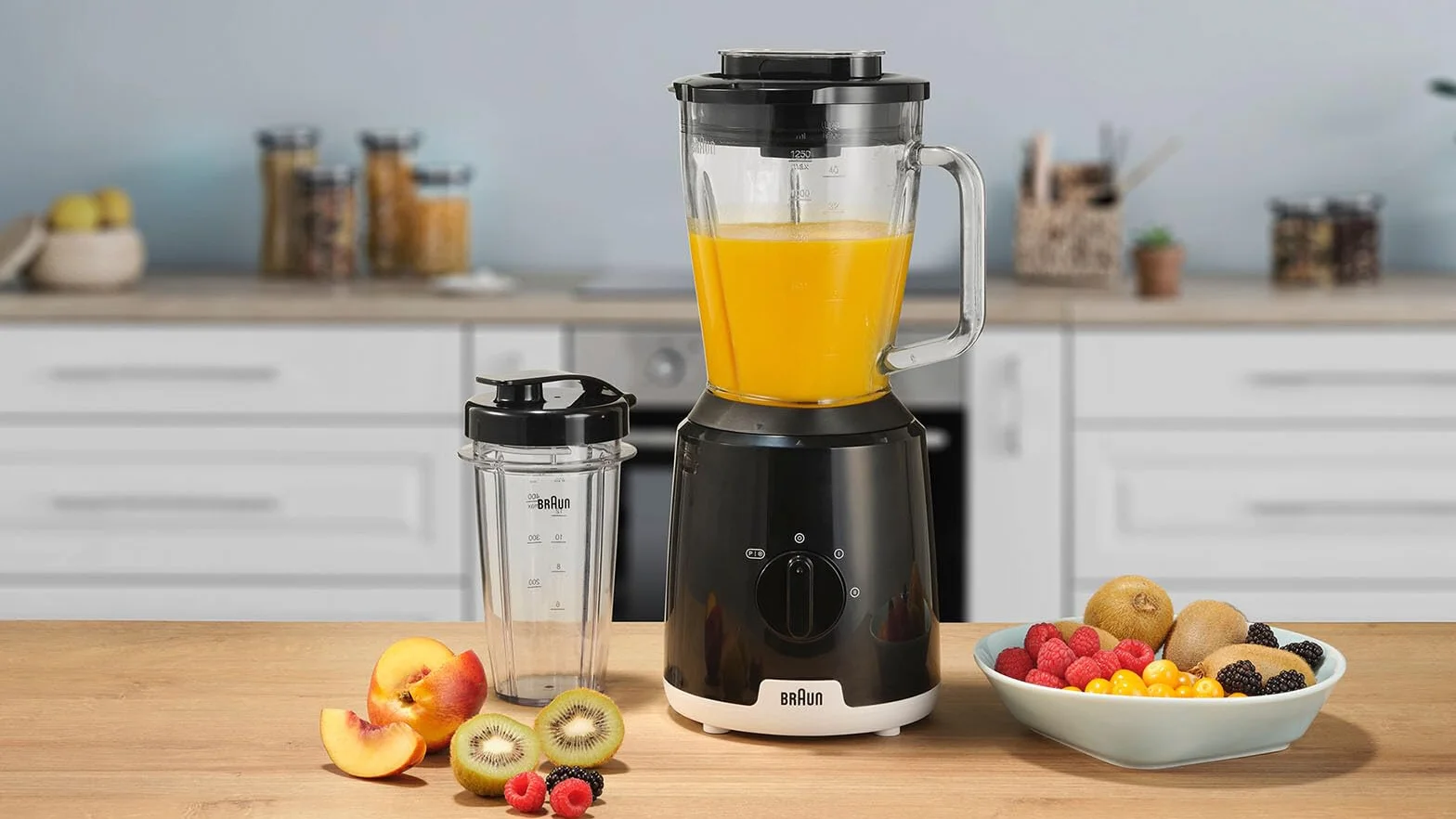 Braun PowerBlend 1 JB1051BK Blender stołowy ze szklanką Smoothie2Go, blender z trójkątnym szklanym dzbankiem, 2 prędkości, funkcja rozdrabniania lodu, 600 W, czarny